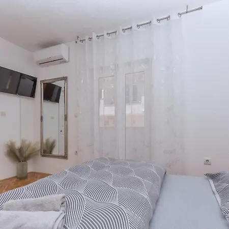 Skiljini Dvori - Studio-apartman 3 Apartment *