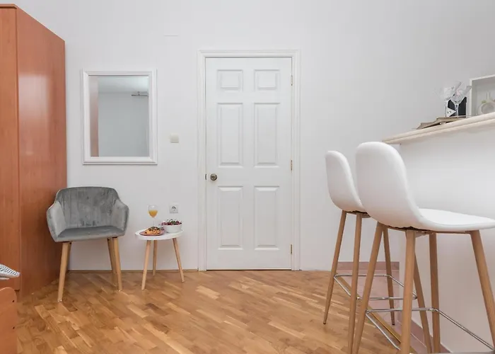 Apartment Skiljini Dvori - Studio-apartman 3 *