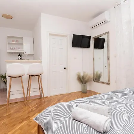 Skiljini Dvori - Studio-apartman 3 Lägenhet Makarska